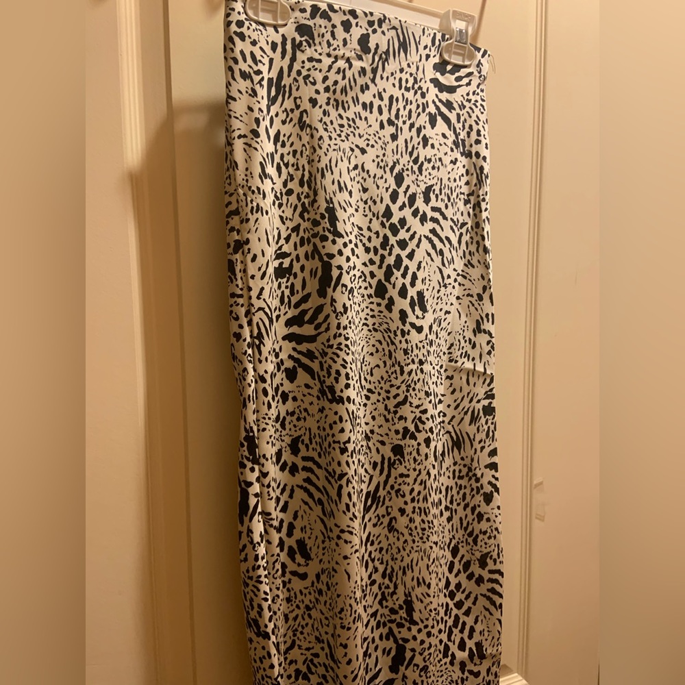 Fashion Nova Midi Skirt Black/White Size XS New With Tag